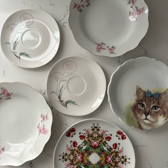 6pc Mismatched Vintage Plates Saucers Soup Bowls Demure Floral - Entertaining